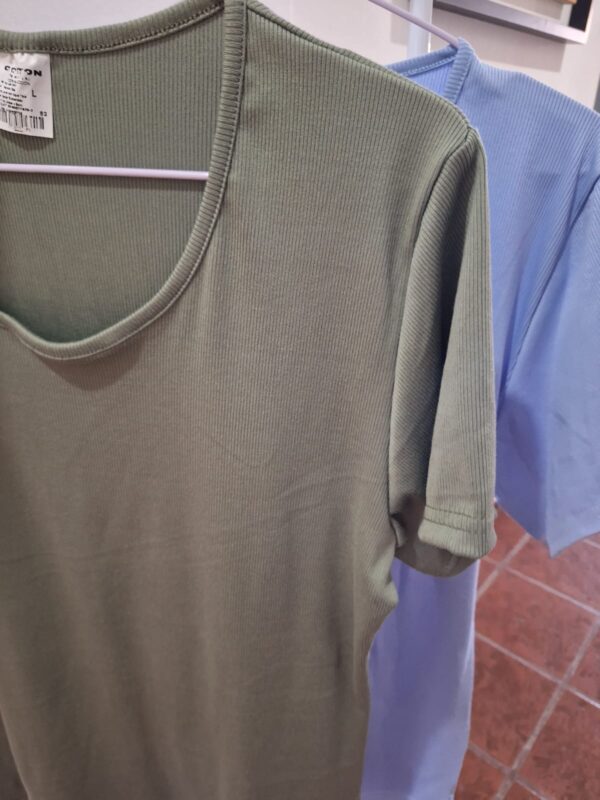 REMERA MORLEY CUELLO REDONDO - Image 4