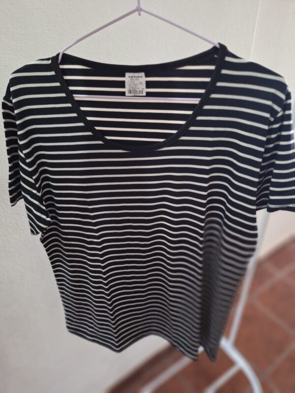 REMERA DE MODAL RAYADA CUELLO REDONDO