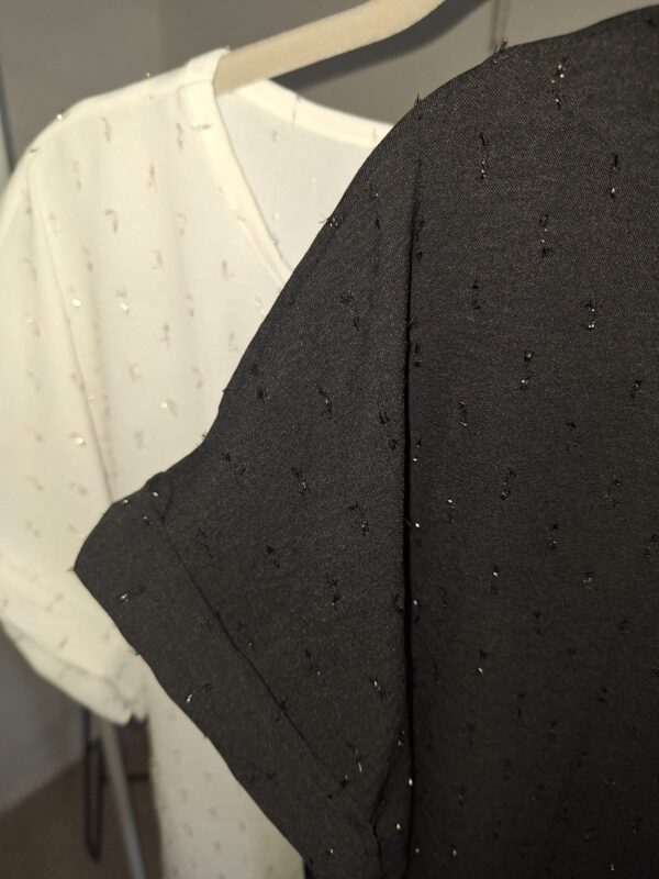 REMERAS CREP RIGIDAS CON BRILLO - Image 2