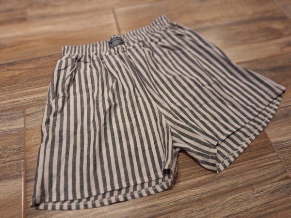 SHORT LINO TALLE 4
